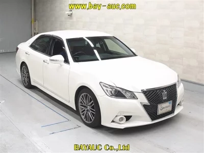 Toyota CROWN  с аукциона в Японии