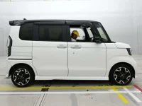 Honda N BOX лот № 13081 оценка 3.5  с аукциона в Японии 2