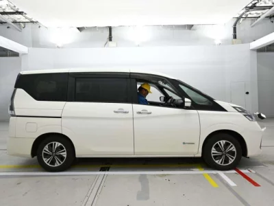 Nissan SERENA  с аукциона в Японии