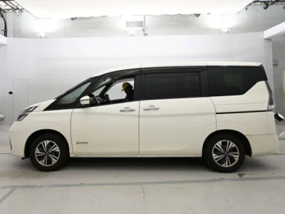 Nissan SERENA  с аукциона в Японии