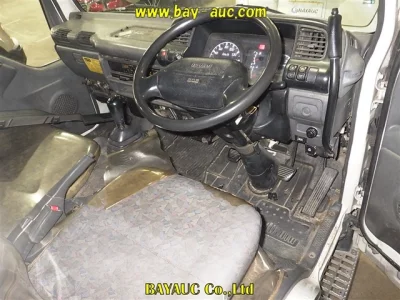 Isuzu ELF  с аукциона в Японии