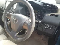 Toyota WISH лот № 90243 оценка 3.5  с аукциона в Японии 8