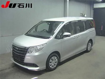 Toyota NOAH  с аукциона в Японии