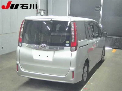 Toyota NOAH  с аукциона в Японии