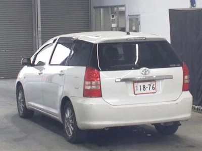 Toyota WISH  с аукциона в Японии