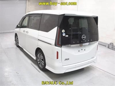 Nissan SERENA  с аукциона в Японии