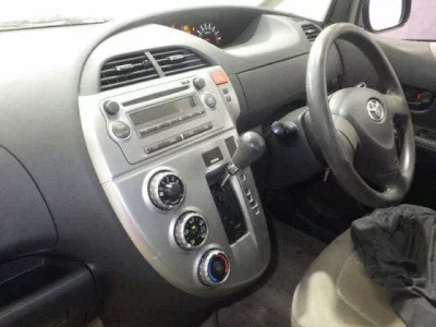 Toyota RACTIS  с аукциона в Японии