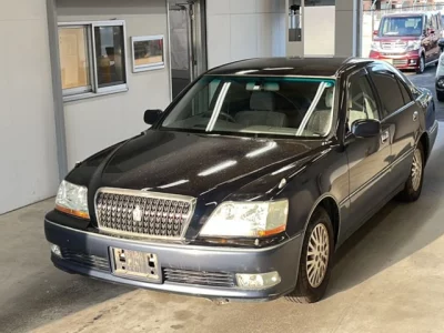 Toyota CROWN  с аукциона в Японии