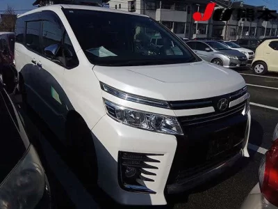 Toyota VOXY  с аукциона в Японии