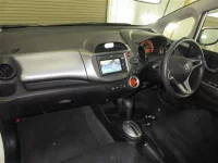 Honda FIT лот № 4002 оценка 3  с аукциона в Японии 2