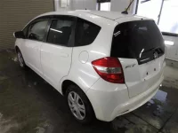 Honda FIT лот № 4002 оценка 3  с аукциона в Японии 1
