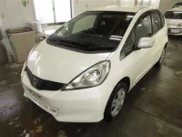 Honda FIT лот № 4002 оценка 3  с аукциона в Японии 4
