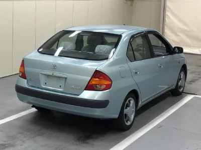 Toyota PRIUS  с аукциона в Японии