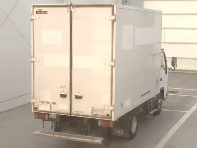 Isuzu ELF  с аукциона в Японии