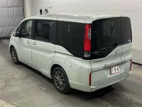 Honda STEP WAGON лот № 10073 оценка 3.5  с аукциона в Японии 1
