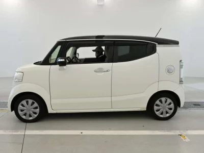 Honda N BOX SLASH