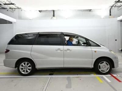 Toyota ESTIMA  с аукциона в Японии