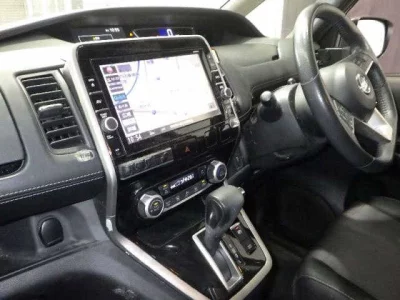 Nissan SERENA  с аукциона в Японии