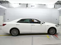 Toyota CROWN лот № 30232 оценка 4  с аукциона в Японии 2