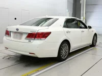 Toyota CROWN лот № 30232 оценка 4  с аукциона в Японии 1