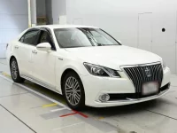 Toyota CROWN лот № 30232 оценка 4  с аукциона в Японии 4
