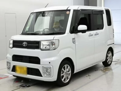 Toyota PIXIS MEGA