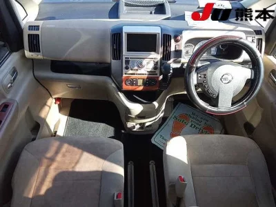 Nissan SERENA  с аукциона в Японии