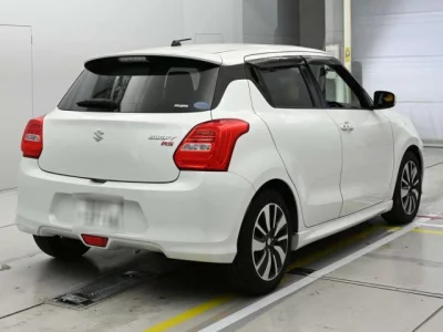 Suzuki SWIFT  с аукциона в Японии