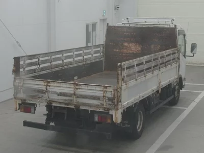 Isuzu ELF  с аукциона в Японии