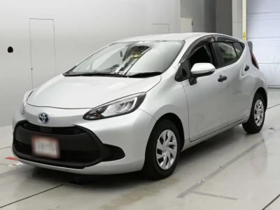 Toyota AQUA  с аукциона в Японии