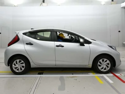 Toyota AQUA  с аукциона в Японии