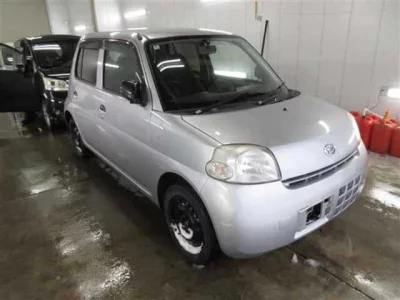 Daihatsu Esse