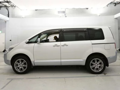 Mitsubishi DELICA D5
