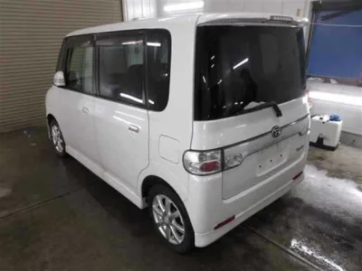 Daihatsu TANTO  с аукциона в Японии