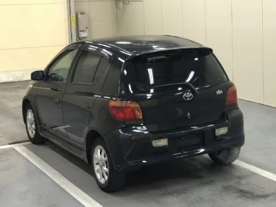 Toyota VITZ  с аукциона в Японии