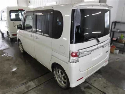 Daihatsu TANTO  с аукциона в Японии