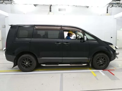 Mitsubishi DELICA D5