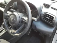 Toyota YARIS лот № 30305 оценка R  с аукциона в Японии 8