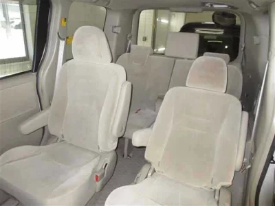 Toyota NOAH  с аукциона в Японии