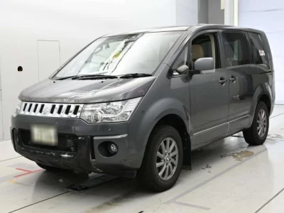 Mitsubishi DELICA D5