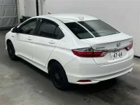 Honda GRACE лот № 70105 оценка 3.5  с аукциона в Японии 1
