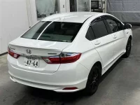 Honda GRACE лот № 70105 оценка 3.5  с аукциона в Японии 4