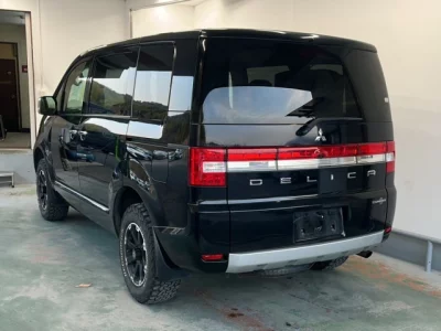 Mitsubishi DELICA D5