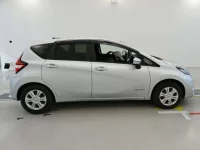 Nissan NOTE лот № 30318 оценка 4  с аукциона в Японии 2
