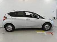 Nissan NOTE лот № 30324 оценка 3.5  с аукциона в Японии 2