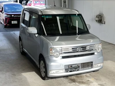 Toyota PIXIS SPACE
