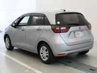 Honda FIT лот № 30331 оценка 4  с аукциона в Японии 5