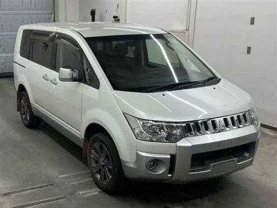 Mitsubishi DELICA D5