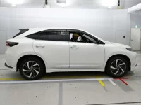 Toyota HARRIER лот № 36476 оценка 4  с аукциона в Японии 2