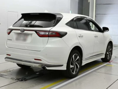 Toyota HARRIER  с аукциона в Японии